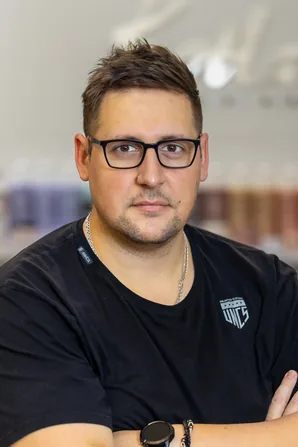 Adam U., Kadeřník